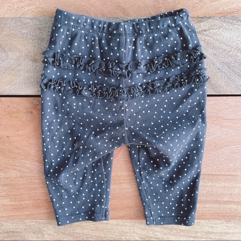 $2 Carter’s leggings 6m grey ruffle bum baby pants